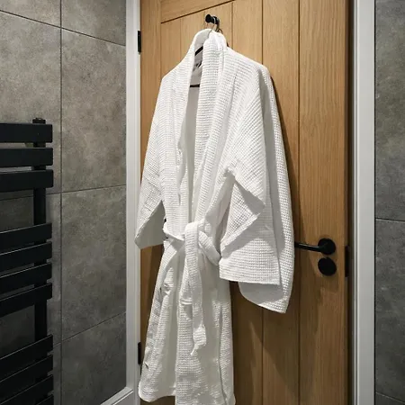 Stylish Ground-floor Flat With Private Parking Apartment