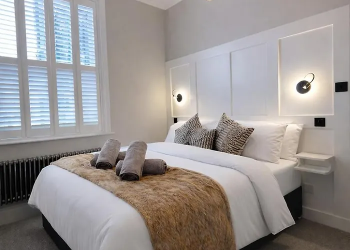 Apartment Stylish Ground-floor Flat With Private Parking