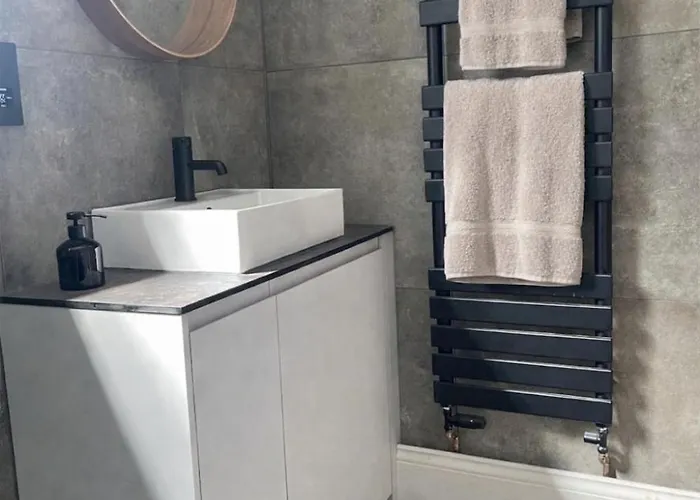 Stylish Ground-floor Flat With Private Parking アパート ハロゲート