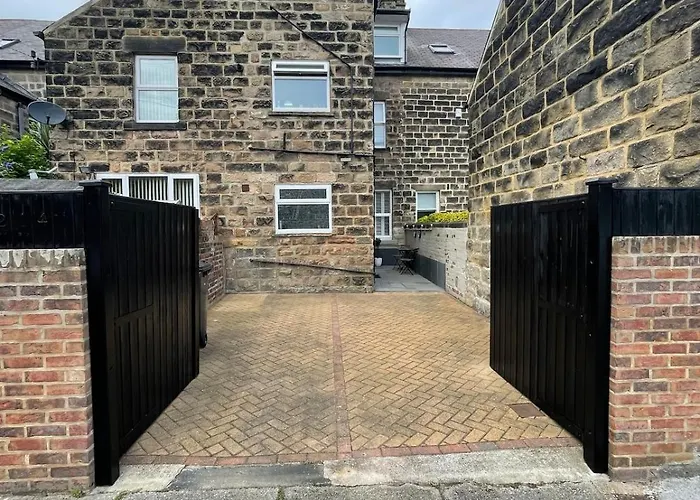 Apartment Stylish Ground-floor Flat With Private Parking *