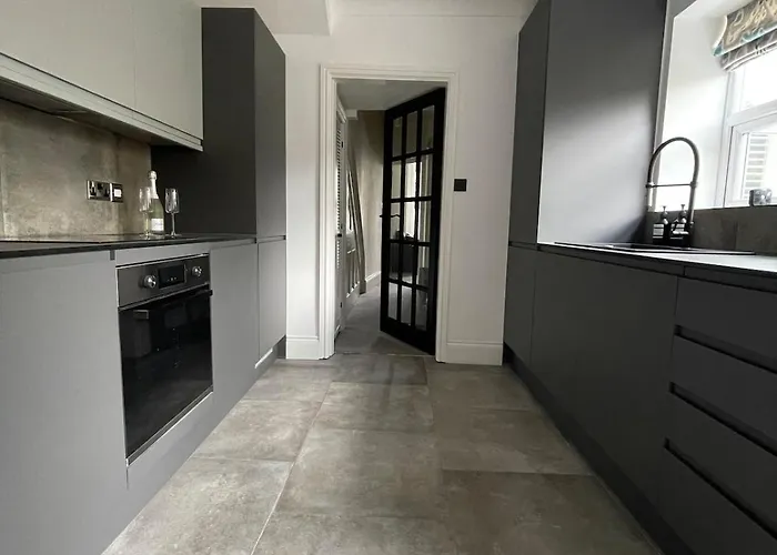 Stylish Ground-floor Flat With Private Parking *